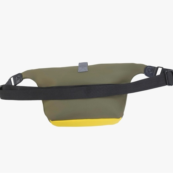 Joan & David 20” Sport Crossbody/Sling Pouch NWT - Picture 5 of 5